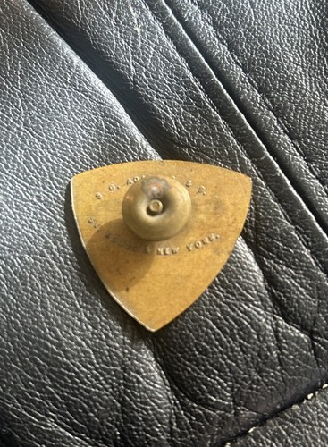 ANTIQUE PUBLIC HACK DRIVER LICENSE BADGE NEW YORK CITY 1922 CAB CHAUFFEUR BADGES - Picture 8 of 8