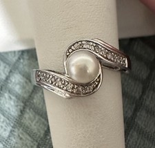 STERLING SILVER PEARL  CZ BYPASS SETTING RING SIZE 7