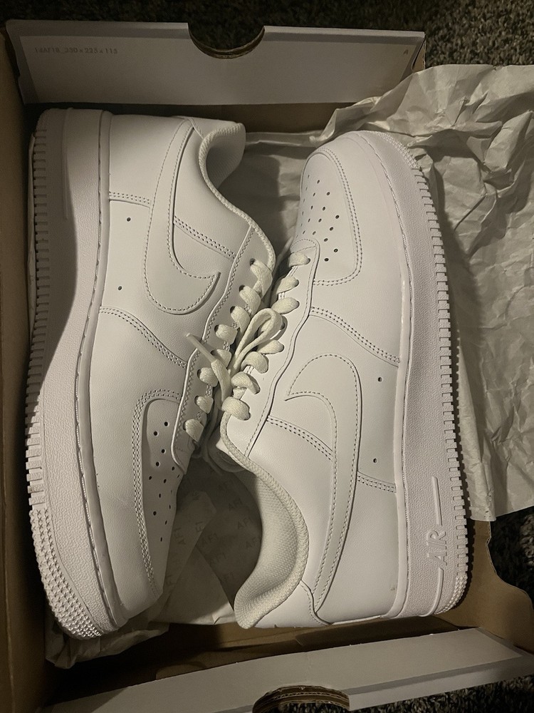 Size 9.5 - Nike Air Force 1 '07 Low Triple White