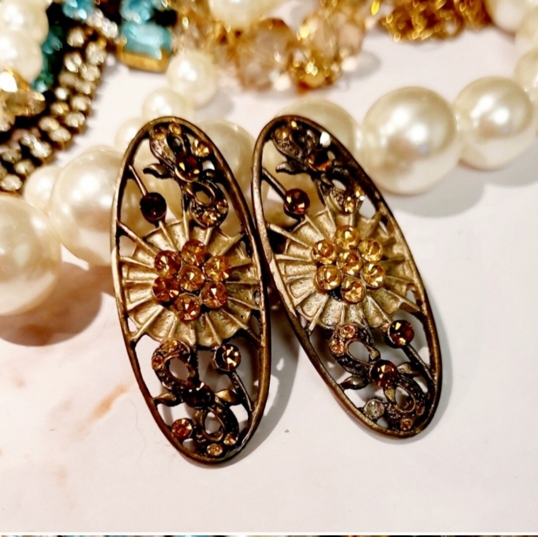 Vintage Gold Austrian Crystal Oval Clip-On Earrings Antique Style