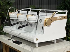 SYNESSO MVP 3 GROUP ESPRESSO COFFEE MACHINE WHITE & GOLD COMMERCIAL CAFE LATTE