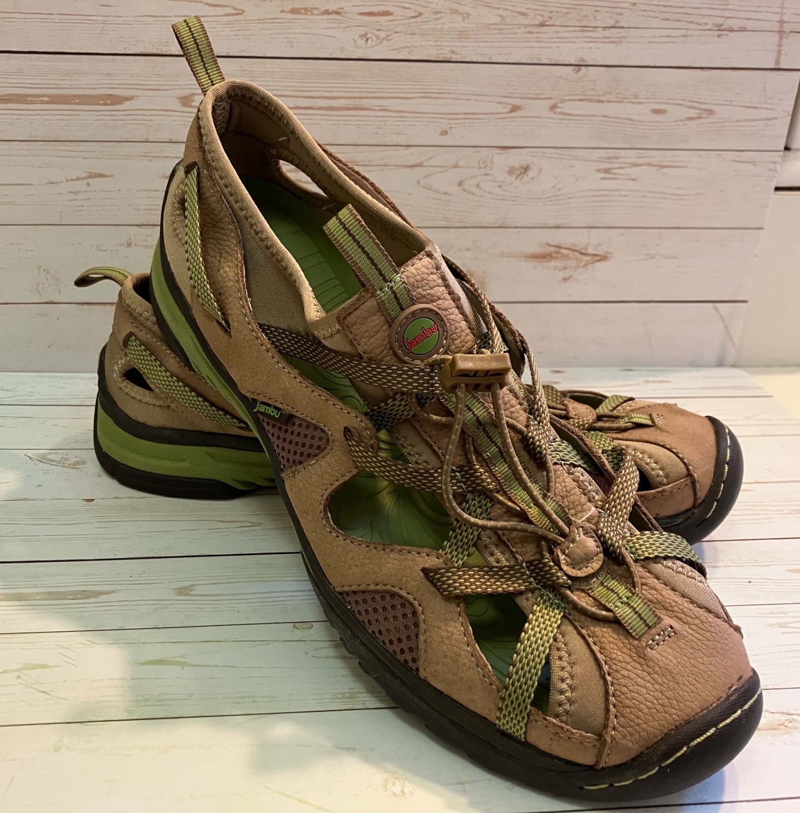 APL Sandali Jambu Sierra Water Ready Donna US taglia 9 Verde abbronzatura ottime condizioni!