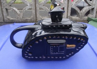 Winston Churchill WW1 teapot tank in black Vintage