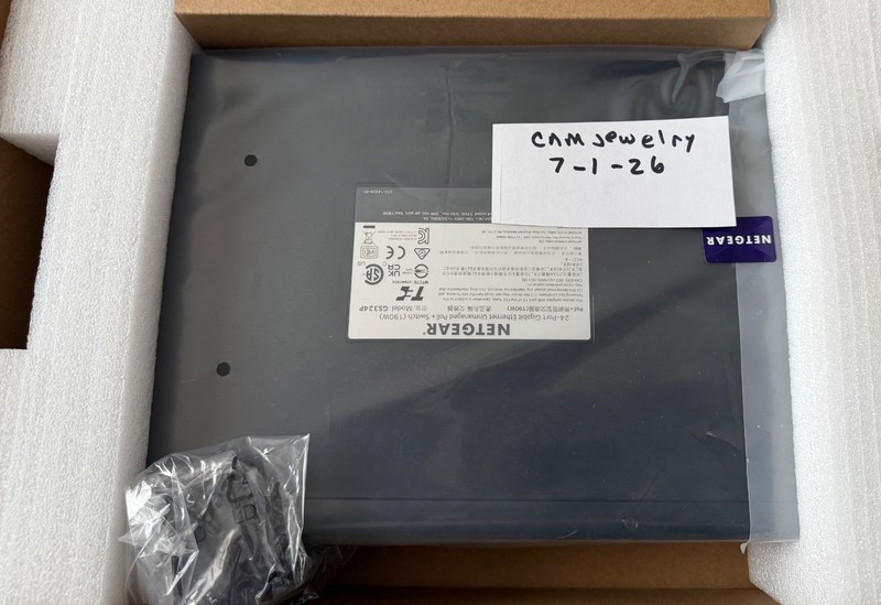 NETGEAR GS324P-100NAS 24-Port Gigabit Ethernet PoE+ Switch  Rack-Mount  Open Box