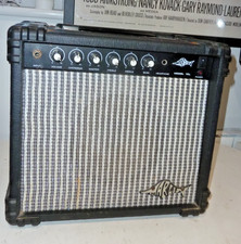 Amplificatore per chitarra Marlin modello 10L nero venduto come RICAMBI/RICAMBI