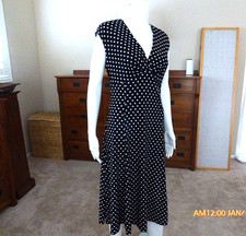 CHAPS BLACK & WHITE POLKA DOT FLATTERING EMPIRE SLINKY KNIT DRESS   L