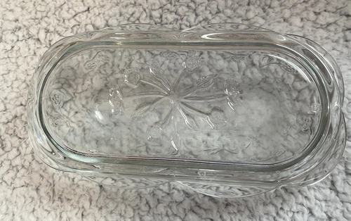 Vintage Anchor Hocking Savannah Butter Dish Floral Design Scalloped Edge Base Z2