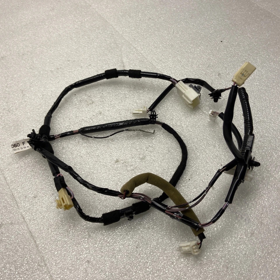 Mazda CX-7 2010 Tailgate Trunk Boot Lid Wiring Loom Harness - Image 4 of 4