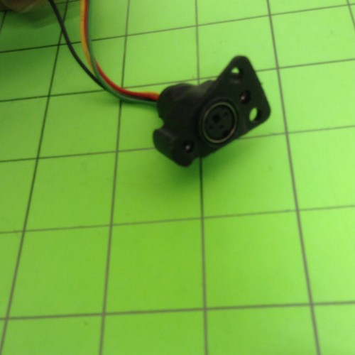 Mitsubishi WD-65735 Projection Television 3D Port - Picture 4 of 7