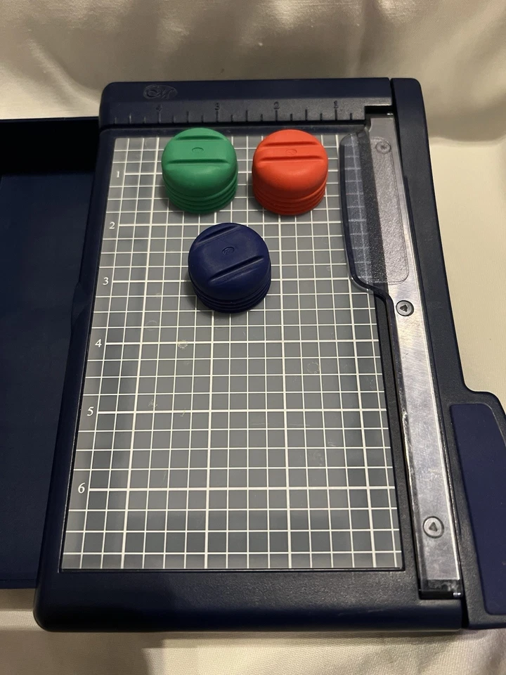 Creative Memories Personal Trimmer Paper/photo Cutter With drawer W/blades - Image 3 of 4