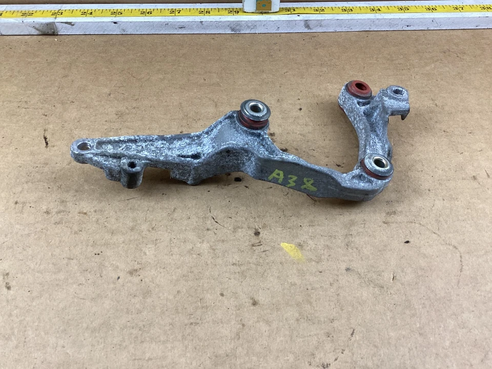 Soporte secundario para bomba de smog de inyección de aire Mercedes-Benz GL450 2007-2012 FABRICANTE DE EQUIPOS ORIGINALES Foto 2 de 3