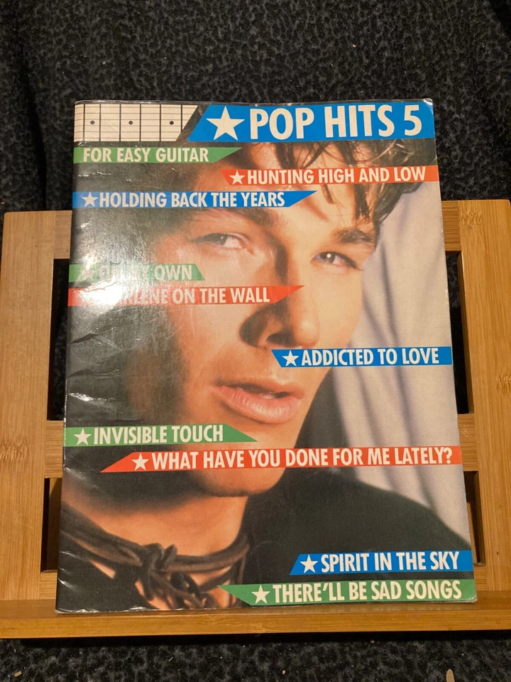 Pop Hits 5 partition ligne mélodique et accords guitare facile Wise publications - Photo 1/1