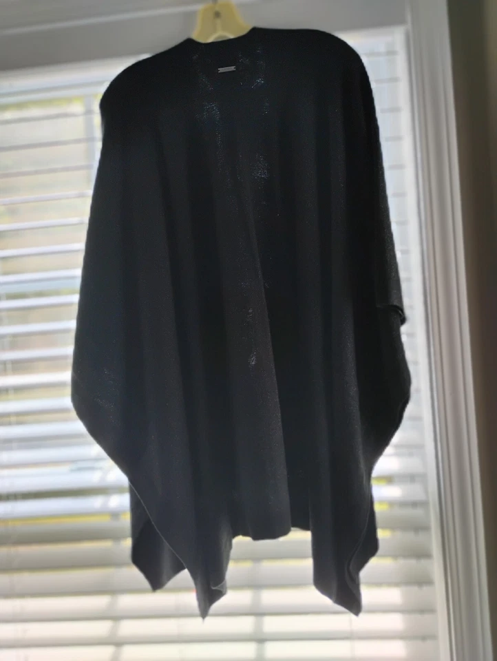 Envoltório/xale reversível metálico preto e prata Ralph Lauren tamanho único - Imagem 2 de 4