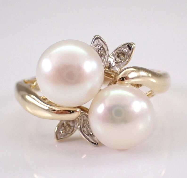 Anillo de compromiso bypass de perlas blancas genuinas de corte redondo de 3 quilates enchapado en oro amarillo de 14 quilates Foto 4 de 4