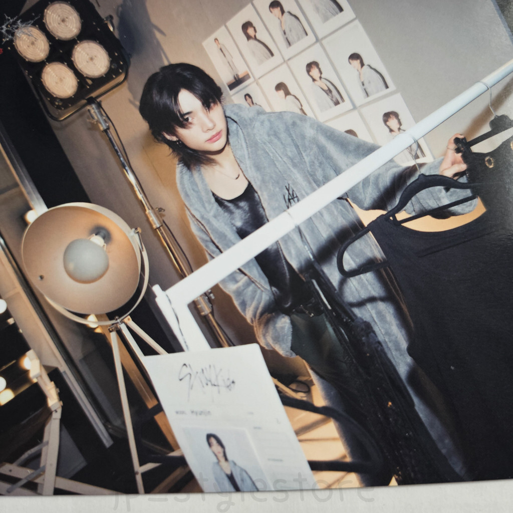 straykidsアメリカ欧米 SPECIALTRADING CARDヒョンジン Stray Kids Hyunjin RANDOM TRADING CARD World Tour dominATE