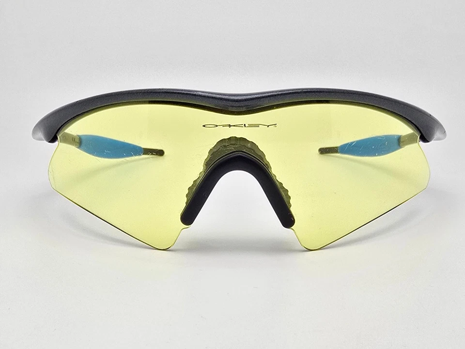 Oakley 09-611 Nuevo Marco M Marco Humo H.I. Gafas de sol amarillas con lentes de barrido EE. UU. Foto 2 de 4