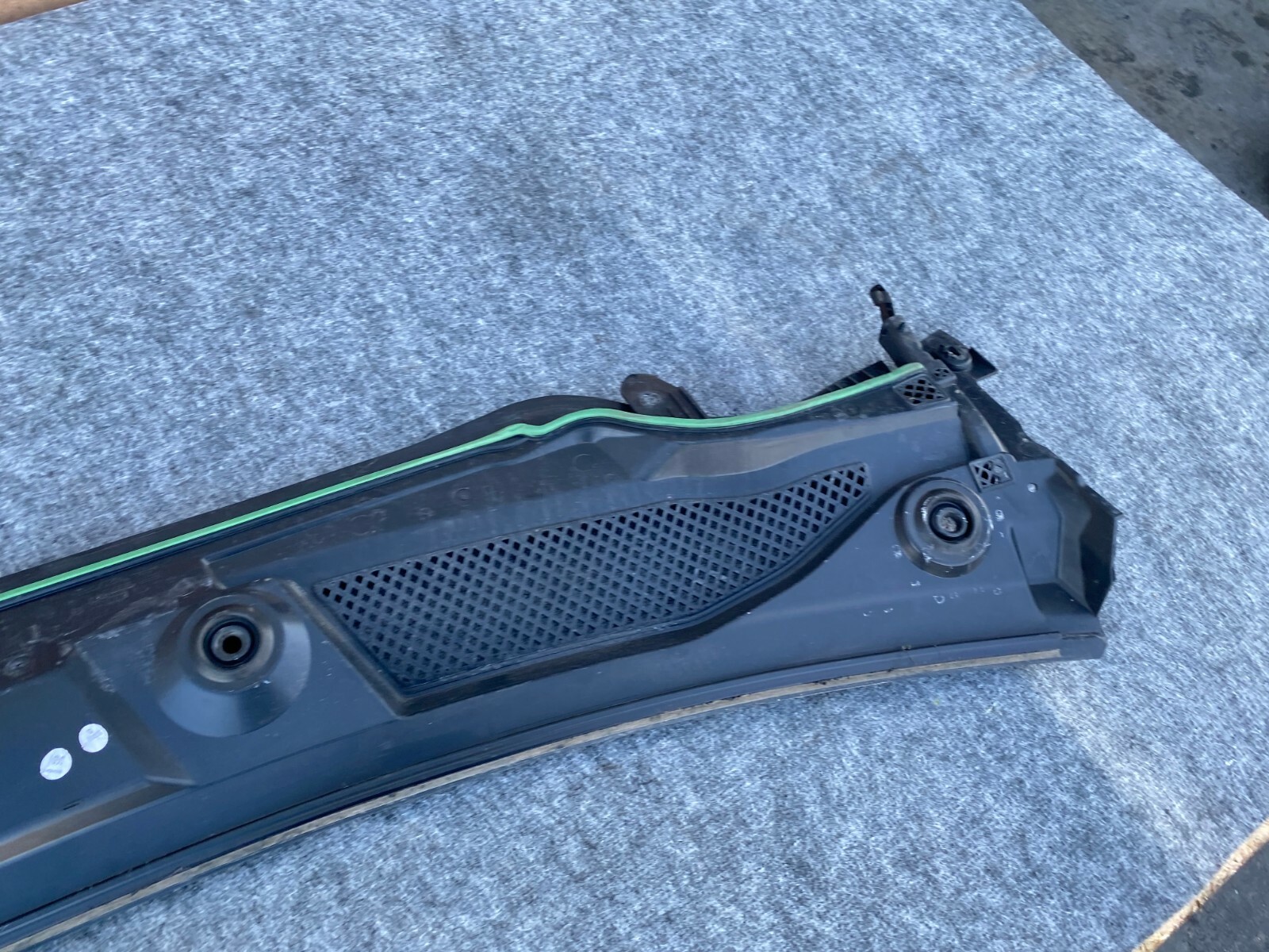 INFINITI QX30 20172020 OEM FRONT WINDSHIELD WIPER MOTOR COVER COWL