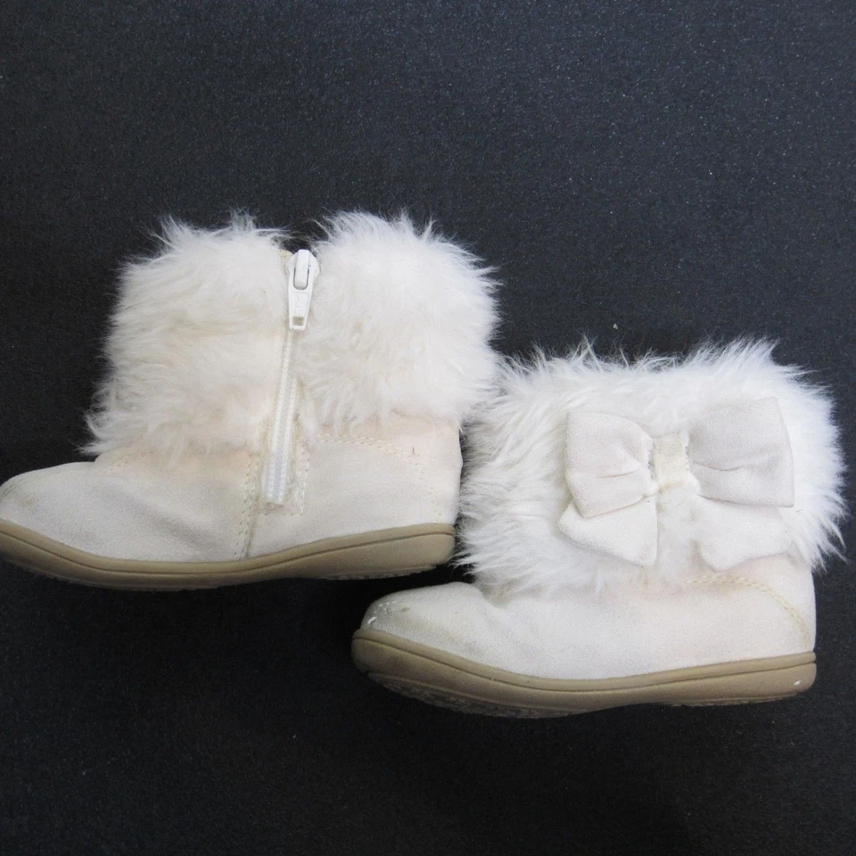 Gymboree baby white fur booties with bow and zipper holiday perfect-Size 6 - Image 2 of 4
