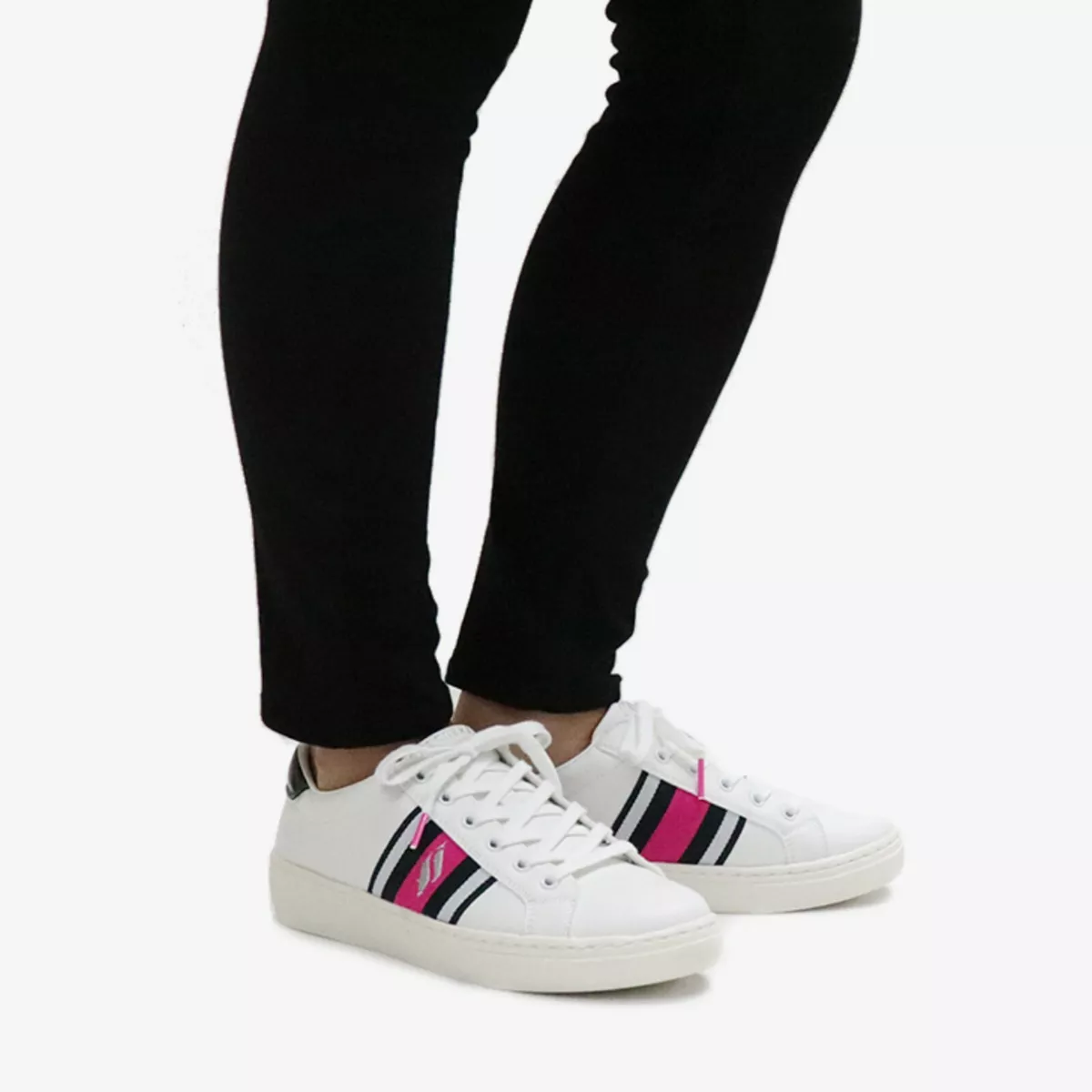 Skechers goldie collegiate cruizers lace up sneakers white black