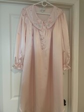 Vintage Satin-Like Night Gown - Excellent Condition