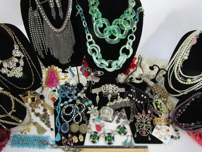 Large costume jewelry deals