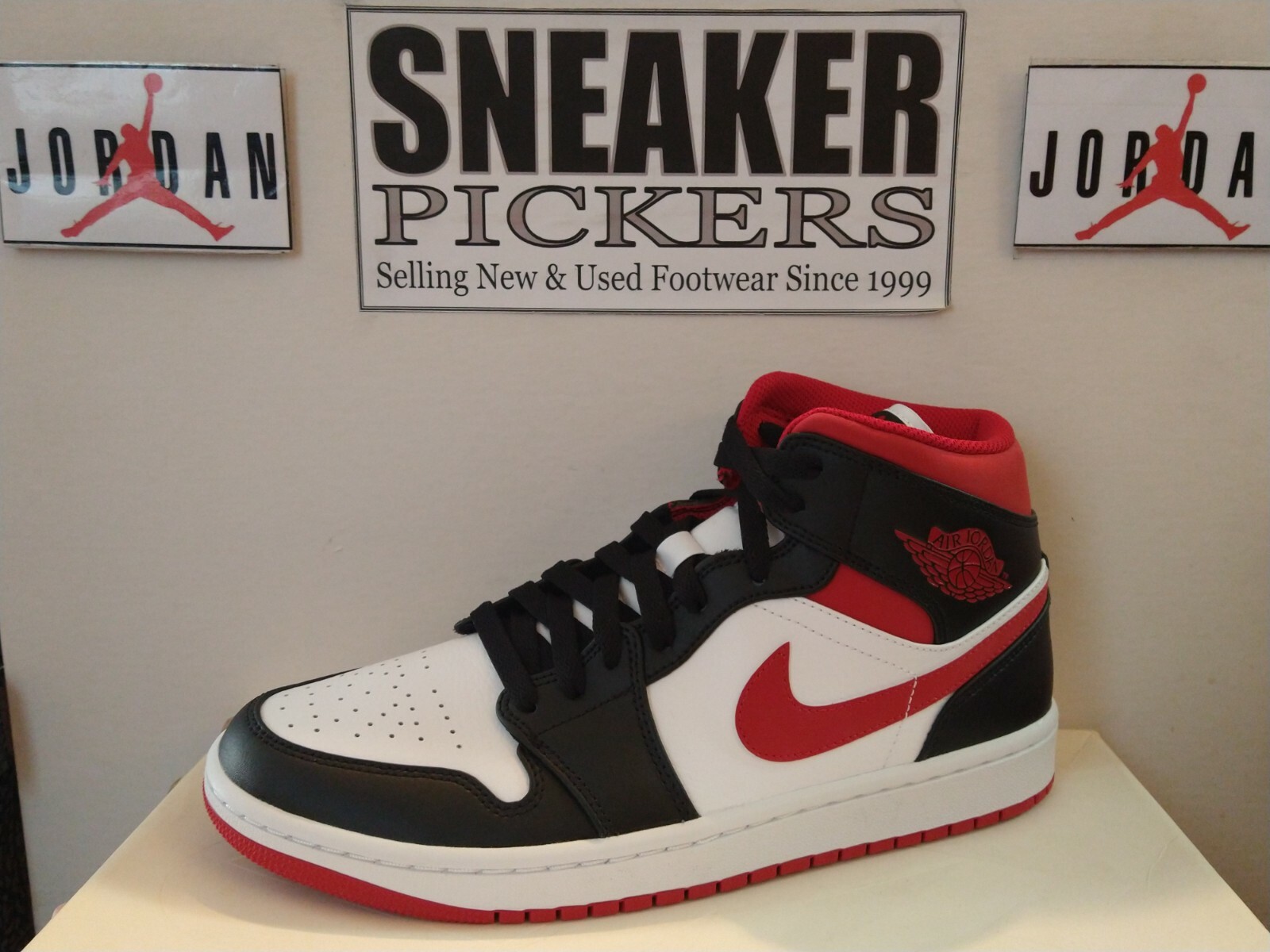 Air Jordan 1 Mid - 554724 122 - White / Gym Red - Black - Size: 9 - NEW オンラインストア直販 NIKEナイキ(新品未使用554724-122 MID 1 JORDAN AIR スニーカー