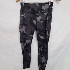 Athleta Size S Camo Contender 7/8 Tight Print Womens Leggings
