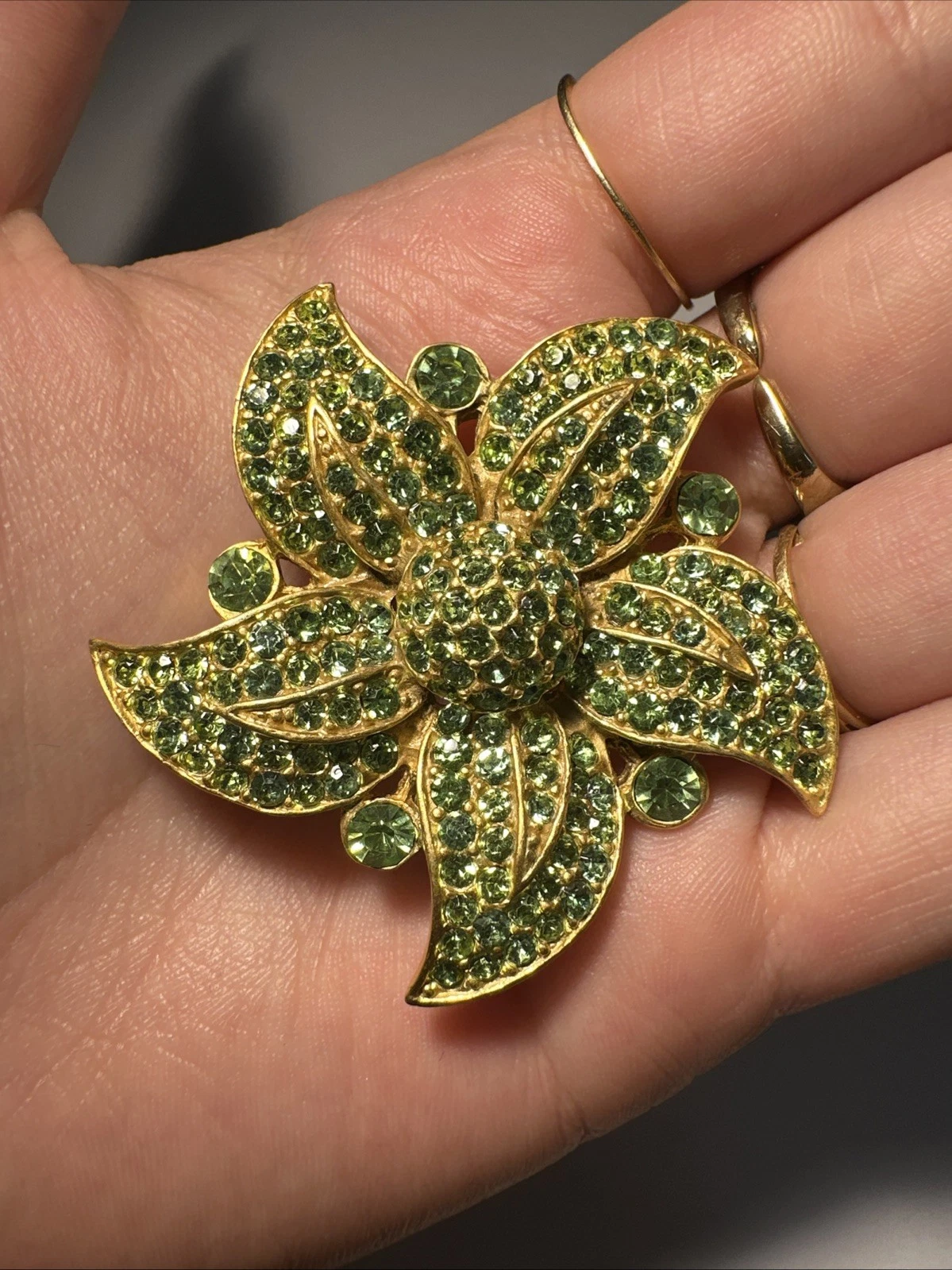 Broche Fleur Dorée À Strass Vert Bijoux Fantaisie