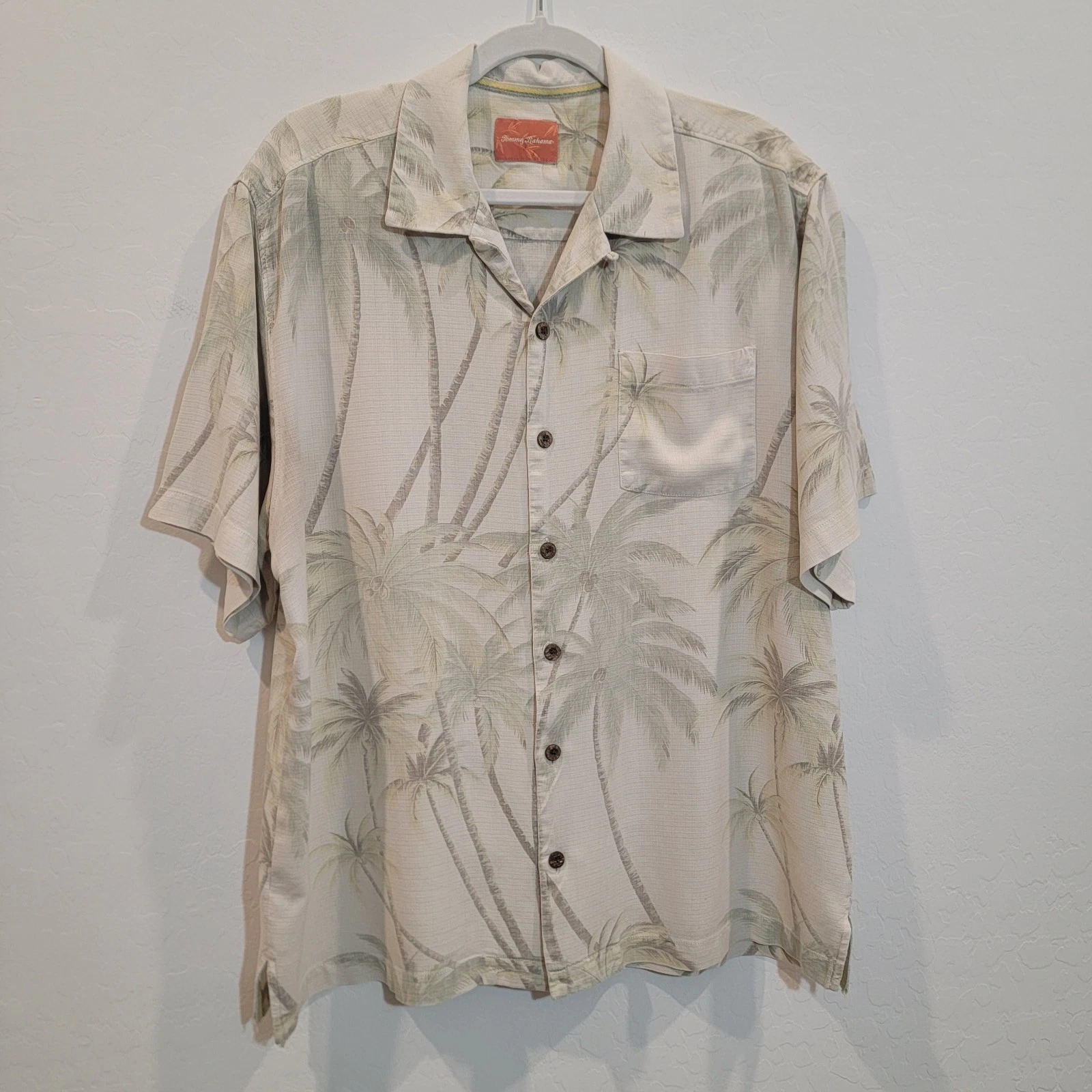 Tommy Bahama Tan Short Sleeve Buton Up Palm Trees 100% Silk Shirt Mens Size L