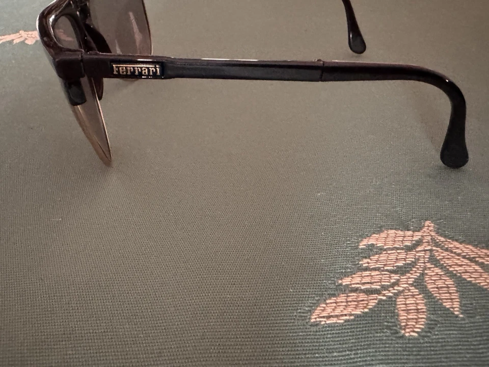 occhiali da sole uomo Ferrari S27F In Carbonio Pieghevoli Anni 80 - Immagine 3 di 4
