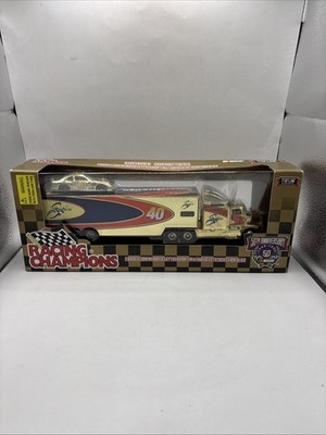 Racing Champions Nascar Gold Team 1:64 Scale Premier Die Cast Transporter 1/1500