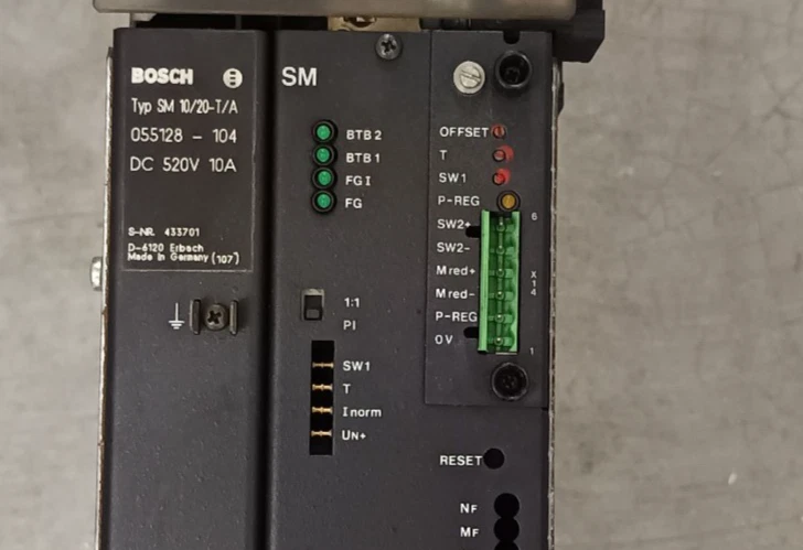 Bosch servomodulo azionamento SM 10/20-T/A DC520V controllo numerico - Immagine 2 di 3