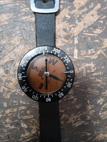 Vintage US Divers Farallon Scuba Wrist Compass - Picture 3 of 4