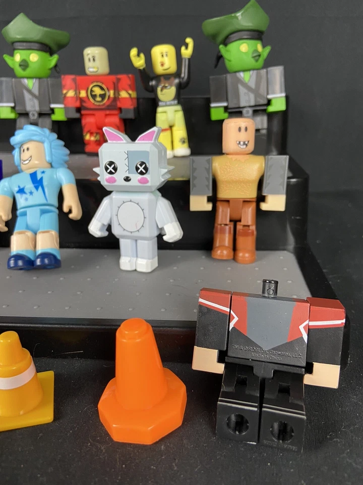 Lot of 8 Roblox Game Figures Toy Lot Men Cones Body Some Rare Blind Bag Cat Euc - Image 2 of 4