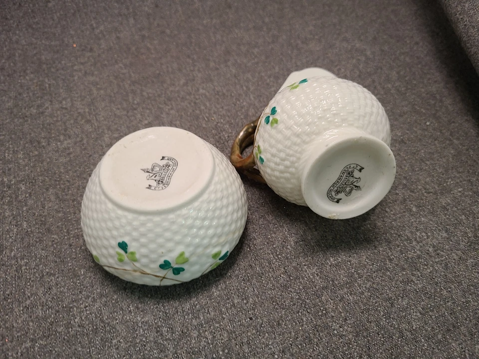 Belleek Ireland Trébol Miniatura Crema y Azúcar Cuenco Set 2da Marca Negra Foto 2 de 4