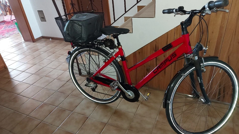 Alu Fahrrad City Bike 28 Zoll, Damen 24-Gang,Der Marke Campus mit Einkaufskorb - Bild 2 von 4