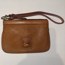 Dooney Bourke Brown Women s Zip Wristlet Wallet w/ Wrist Strap, Logo