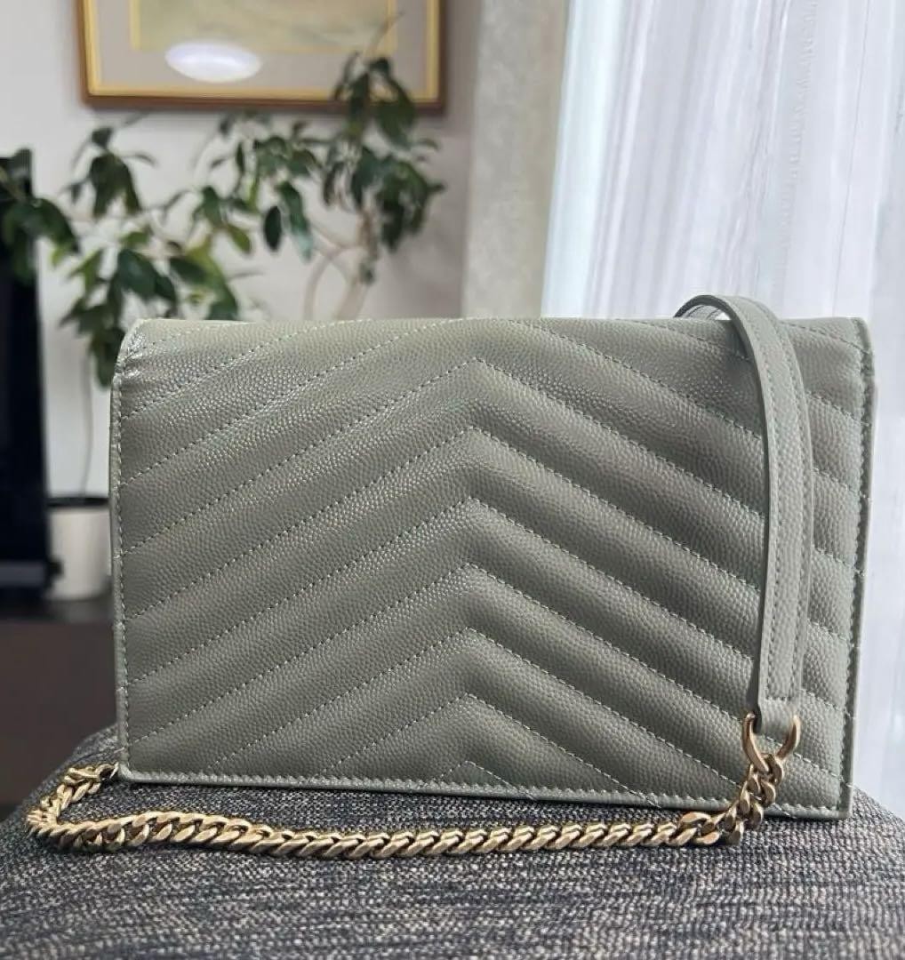 Catena busta Saint Laurent Cassandra