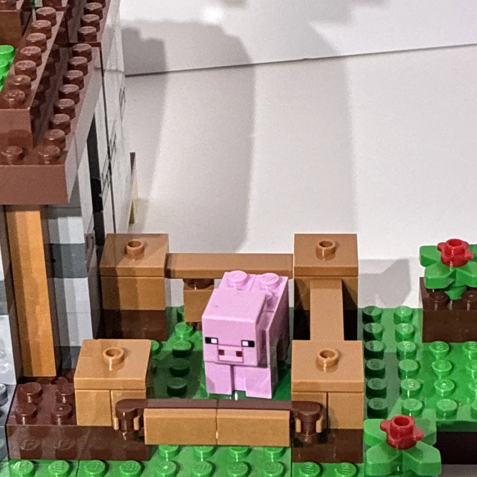 LEGO Minecraft: The First Night (21115) 100% Complete With Manual - Image 3 of 4