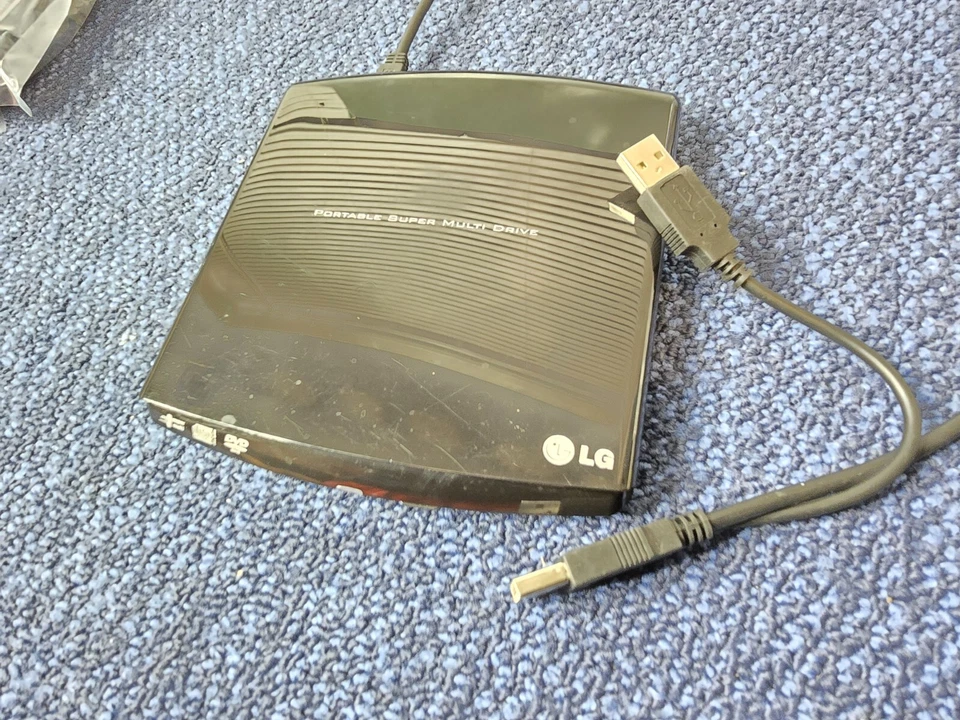 LG GP10 Portátil Externo Super Multi Unidad 8X DVD+-RW CD-R PC Mac USB 2.0 Foto 2 de 4