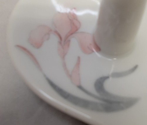 Vintage Ring Holder Trinket Dish White Heart Pink Iris + 3-D Butterfly - Picture 3 of 8