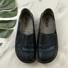 Alegria Womens Deb Clogs Size 36 Blue Black Snakeskin Print Slip On Comfort