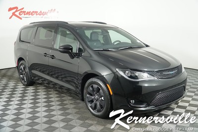 2020 Chrysler Pacifica Limited FWD Van DVD Player Navigation Leather New 2020 Chrysler Pacifica Hybrid Lim