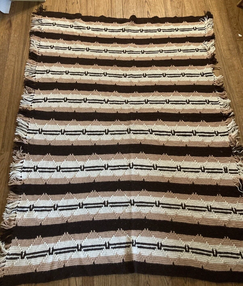 Manta Afgana Abuela De Colección 70x56" Estilo Suroeste Marrón Tostado Blanco Motivo Desierto Foto 2 de 4