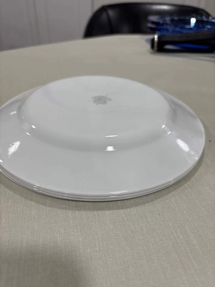 Set of 4 Corelle Vitrelle SPLENDOR WHITE AND RED 10¼” Dinner Plates - Image 3 of 4