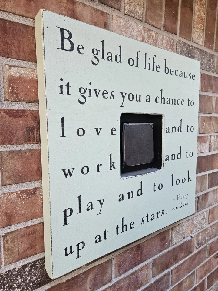 Marco de caja de fotos Sugarboo Designs-"Alégrate de la vida..." 20" X 20" color verde claro Foto 2 de 4