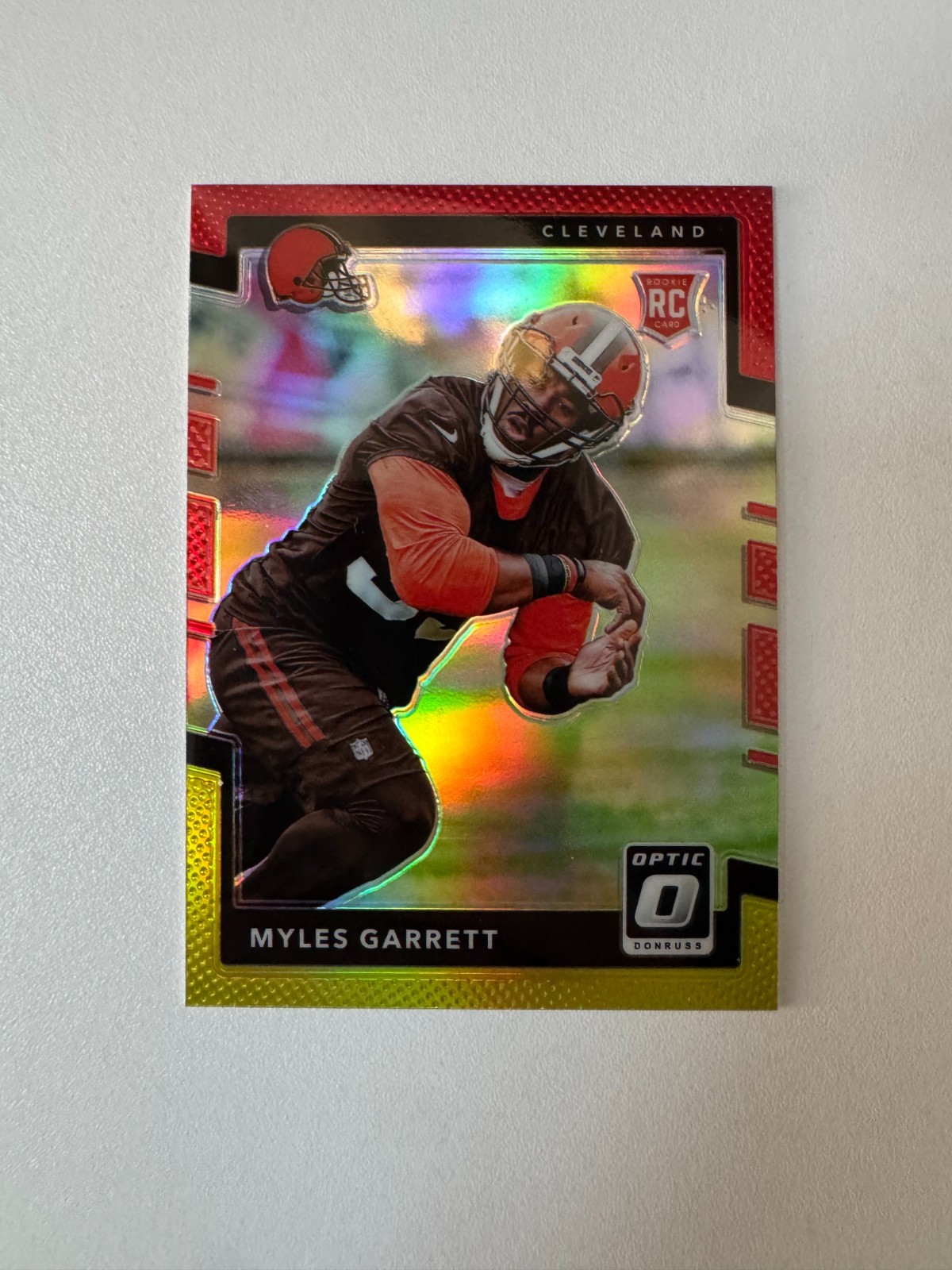 2017 Donruss Optic - Rookies Myles Garrett #106 Red & Yellow Prizm (RC) Browns