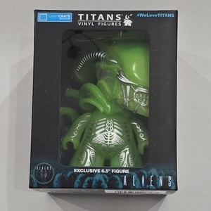 Loot Crate Exclusive TITANS Aliens Vinyl Figure 6.5" Green Alien 2016