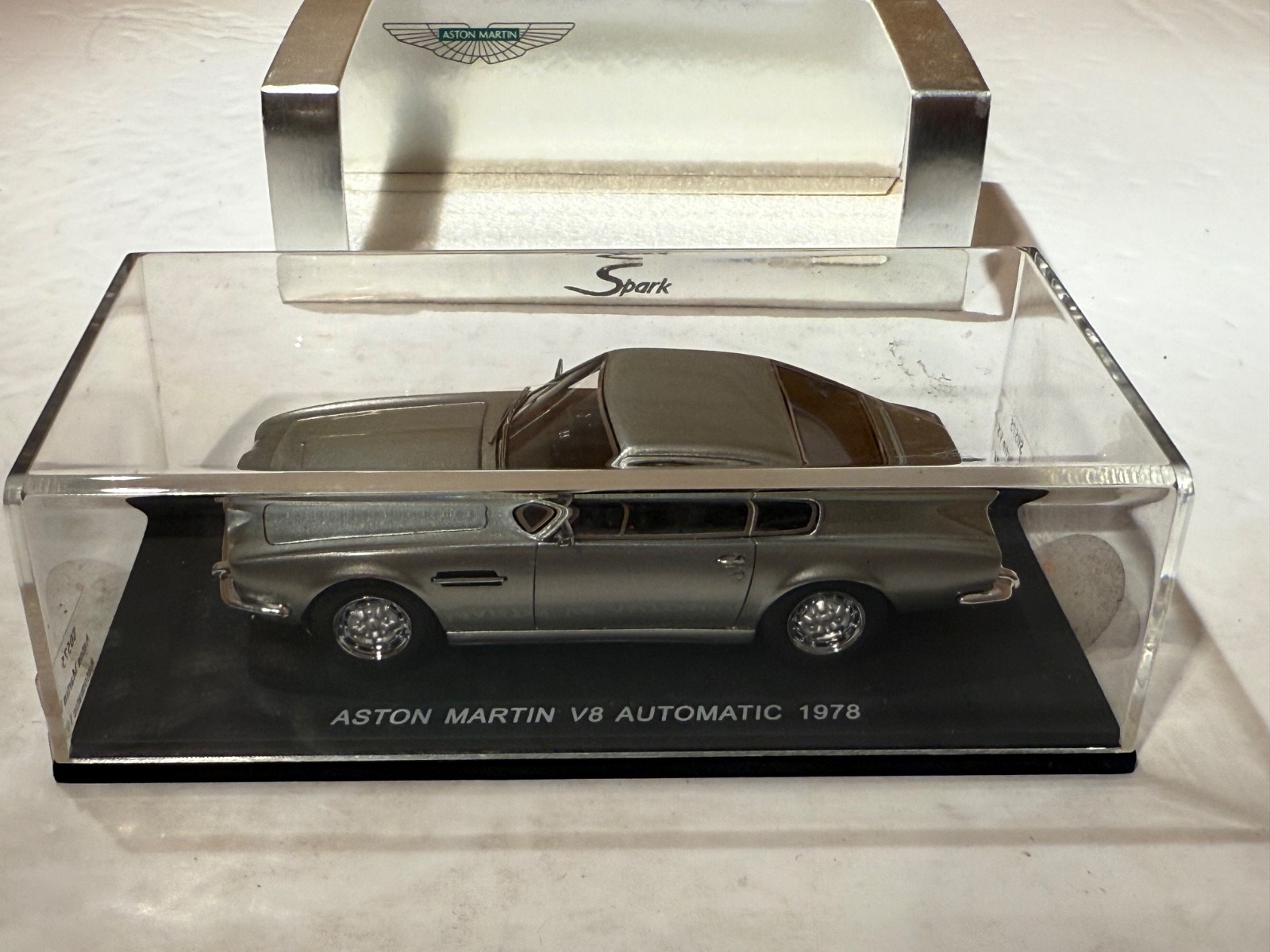 Spark Aston Martin V8 Automatic 1978 1:43 S0575