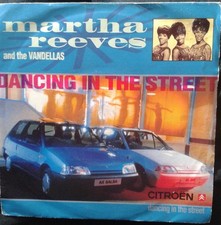 Martha Reeves  The - Dancing In The Street - Used Vinyl Record 7 -  - E5829z